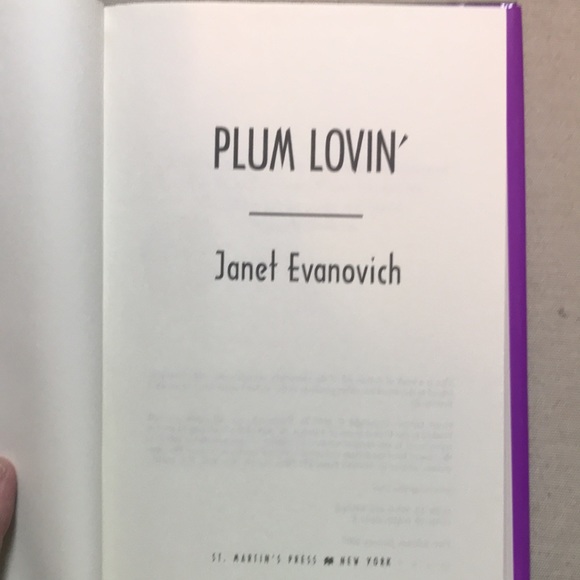 ** 3/$5 ** Plum Lovin” by Janet Evanovich, #12 in Stephanie Plum Series - Picture 8 of 9